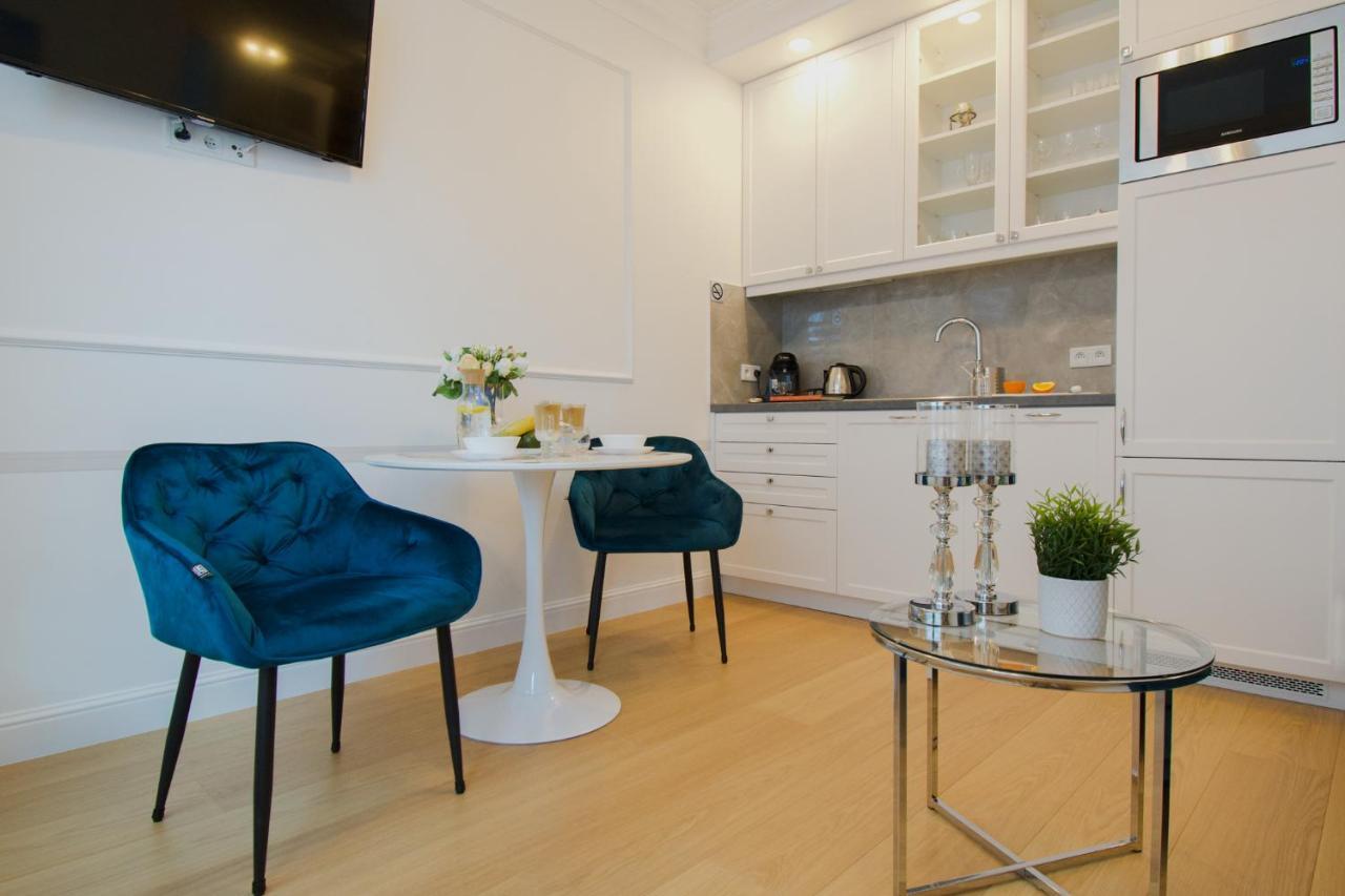 Warsaw Seasons By Alluxe Boutique Apartments Exteriör bild
