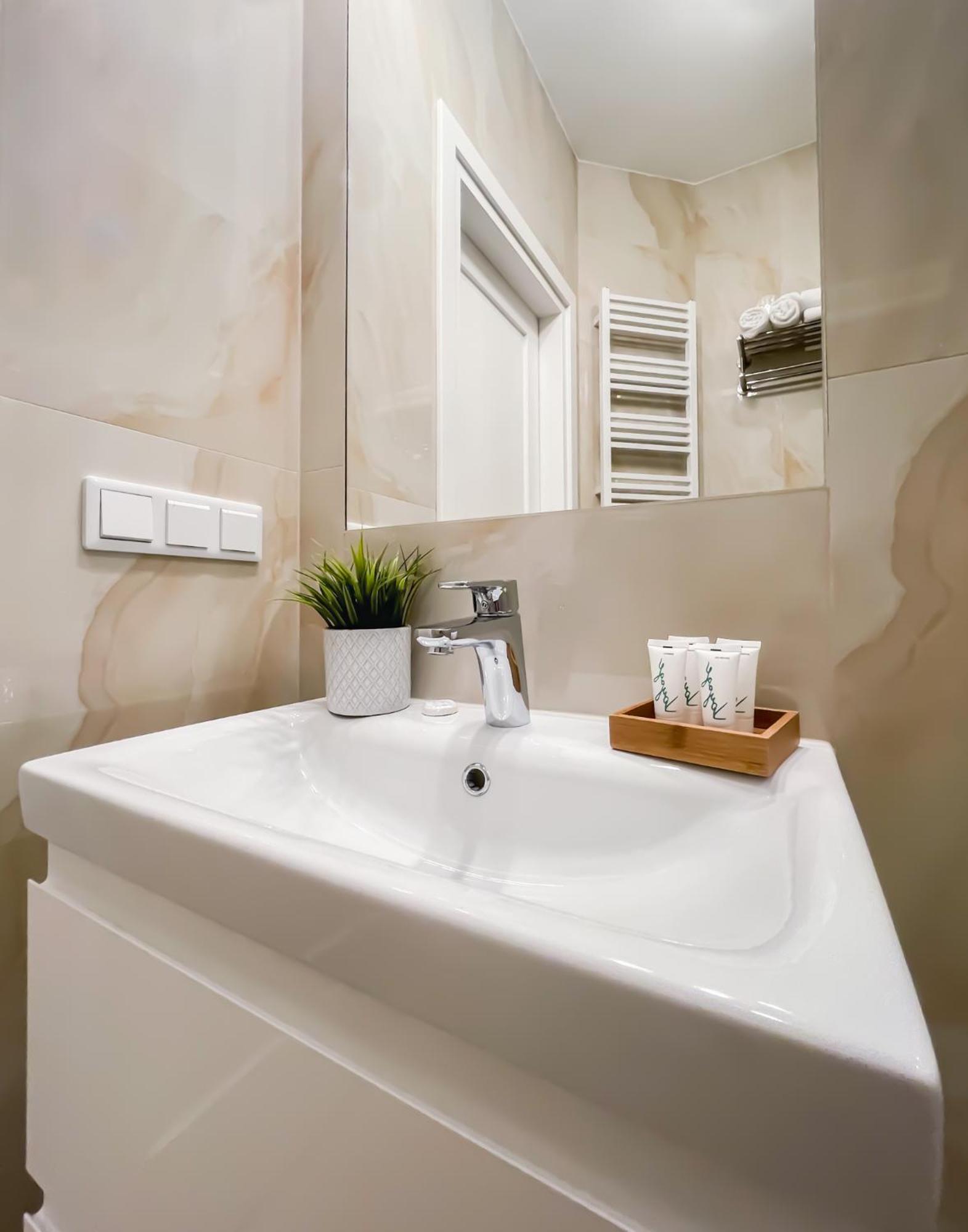 Warsaw Seasons By Alluxe Boutique Apartments Rum bild